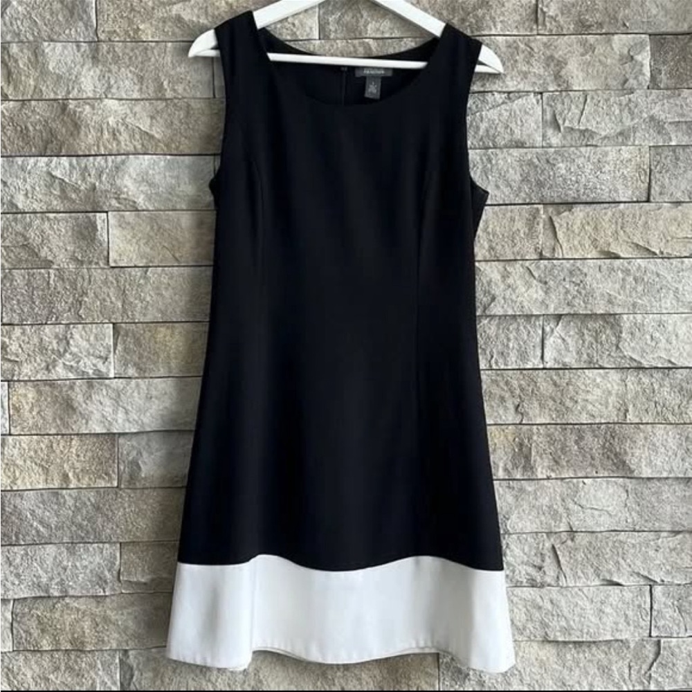 👗 Kenneth Cole sleeveless black dress - Size 8 👗